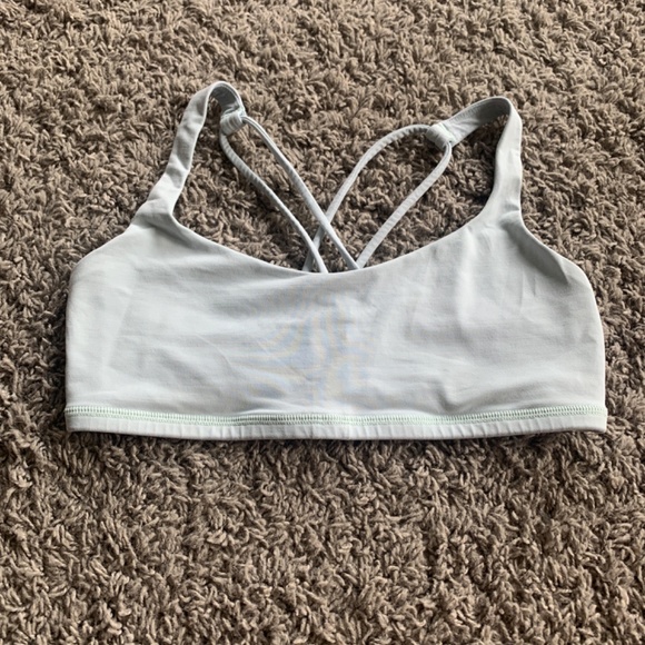 Size 6 Lululemon Free to Be Bra in Sea Mist - Picture 5 of 7